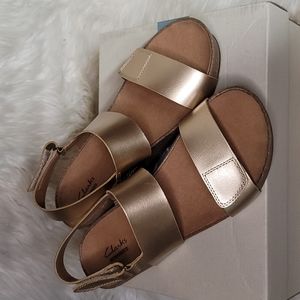 Women's Clarks Auriel Fin, Metallic Gold, US Size 9